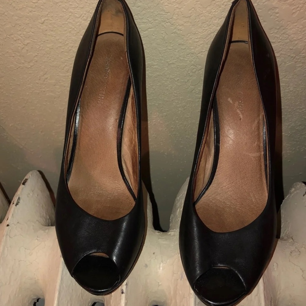 Heels - Picture 2 of 3
